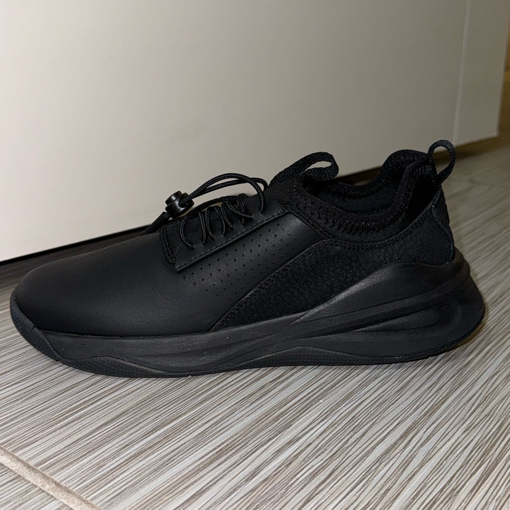 Clove women’s shoes BRAND NEW size 6